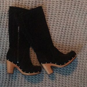 Gorgeous black suede Ugg boots size 7